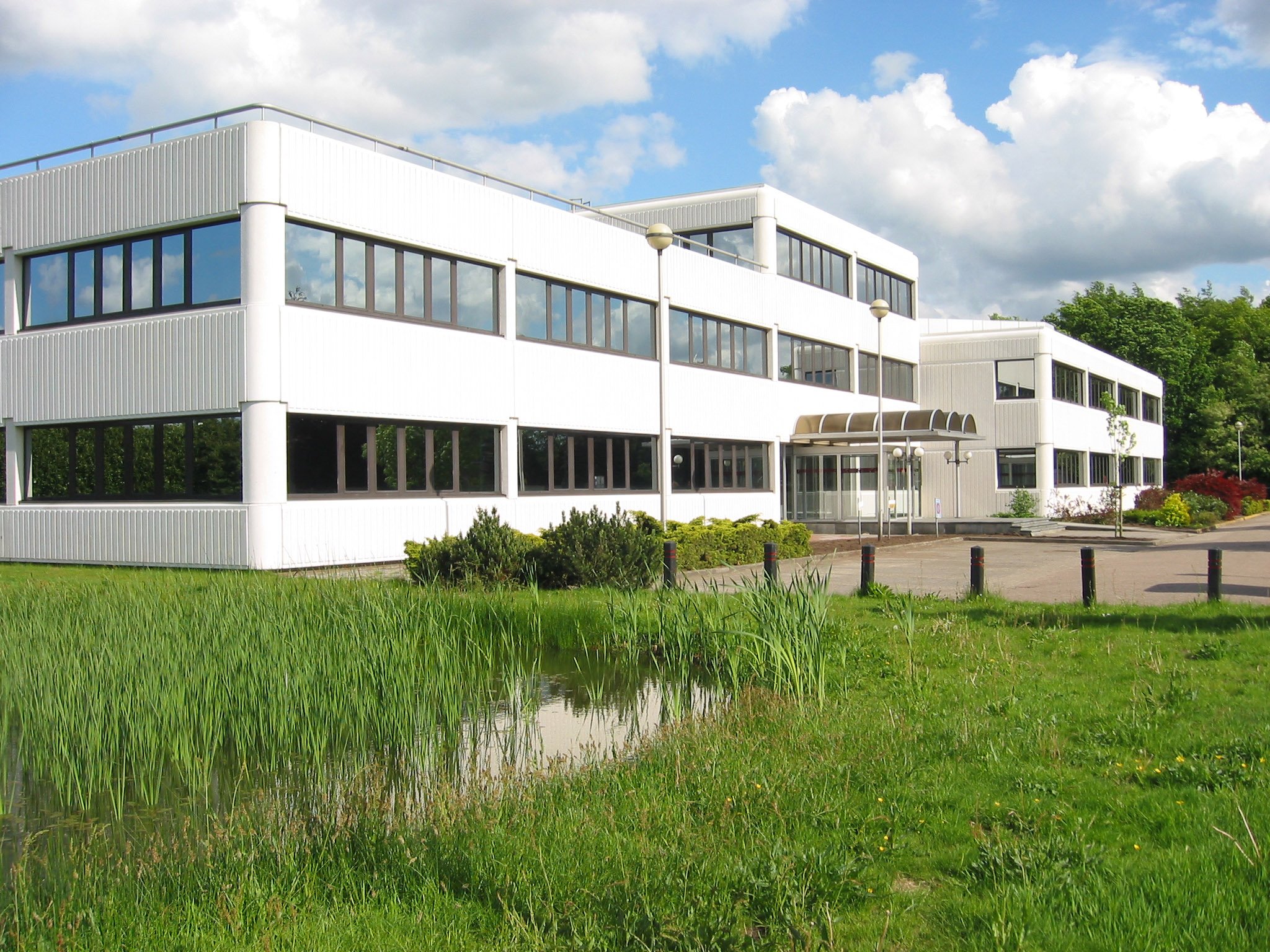 Afbeelding van het gemeentehuis in Loosdrecht